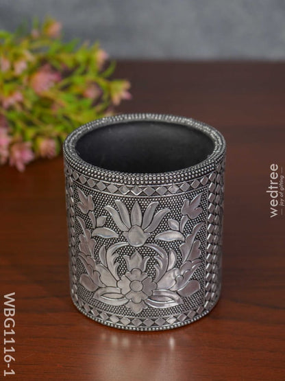 Oxidised Penstand With Floral Design - Wbg1116