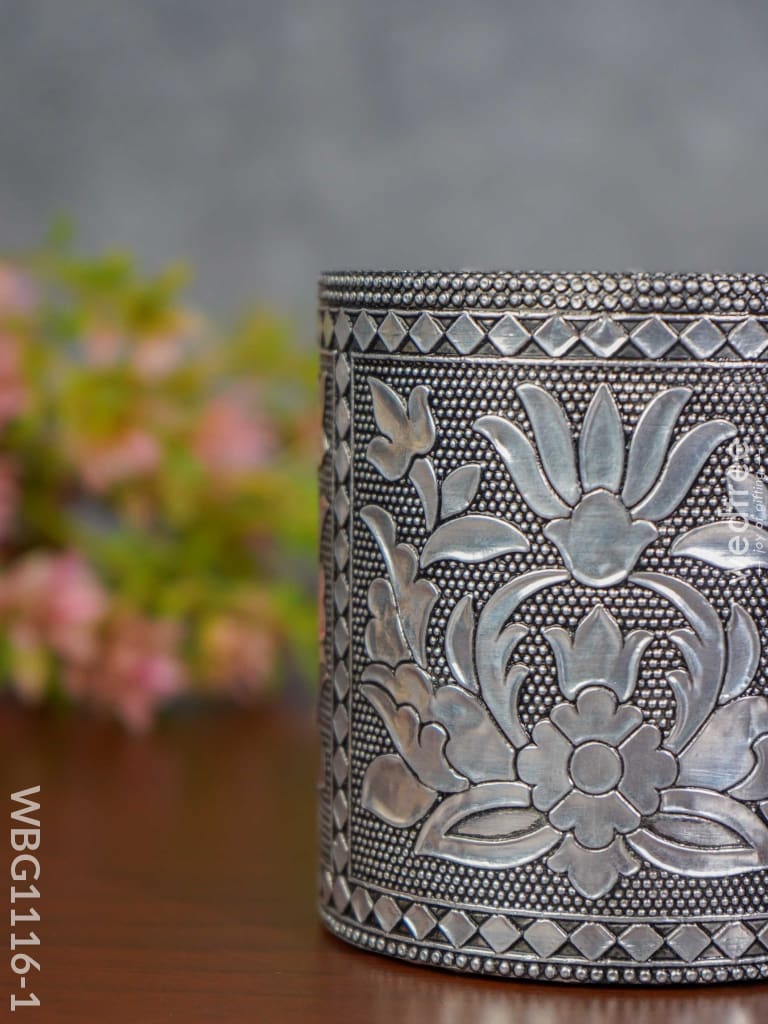 Oxidised Penstand With Floral Design - Wbg1116