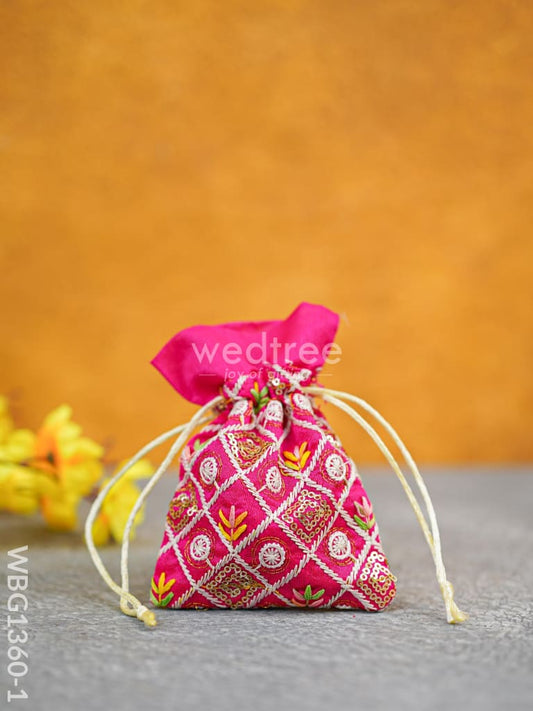 String Bag with Floral Embroidery - WBG1360-1