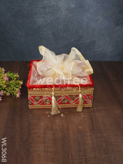 Trousseau Basket with Golden Lace Work - Set of 3 - WL3068