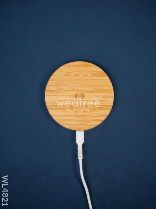 Wangari - Bamboo Wireless Charger with USB - 15W - Olive - WL4821