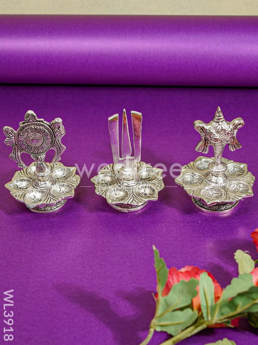 White Metal Shanku Chakra Diya - WL3918