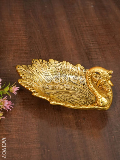 White Metal Swan Bowl - W3907
