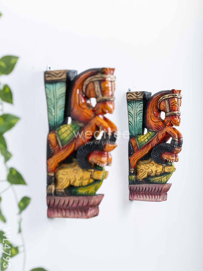 Wooden Carved Horse Bracket - Set of 2 - WL4793